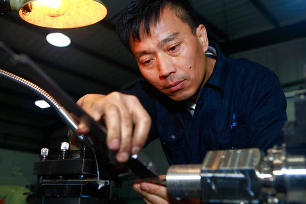 工作中的張世軍。受訪者供圖