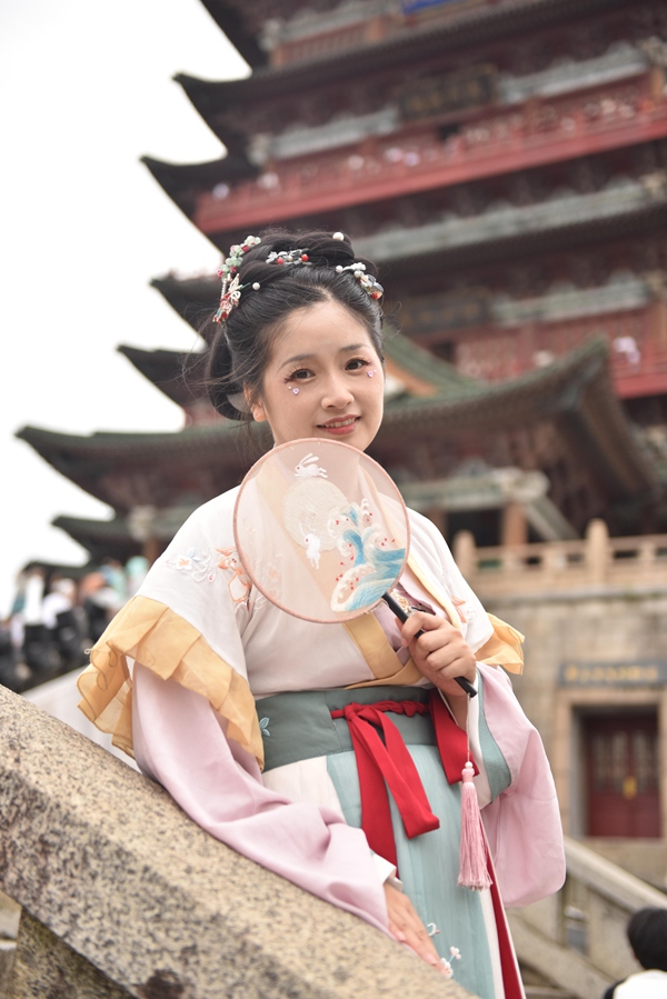 南昌滕王閣“古風游”。受訪者供圖