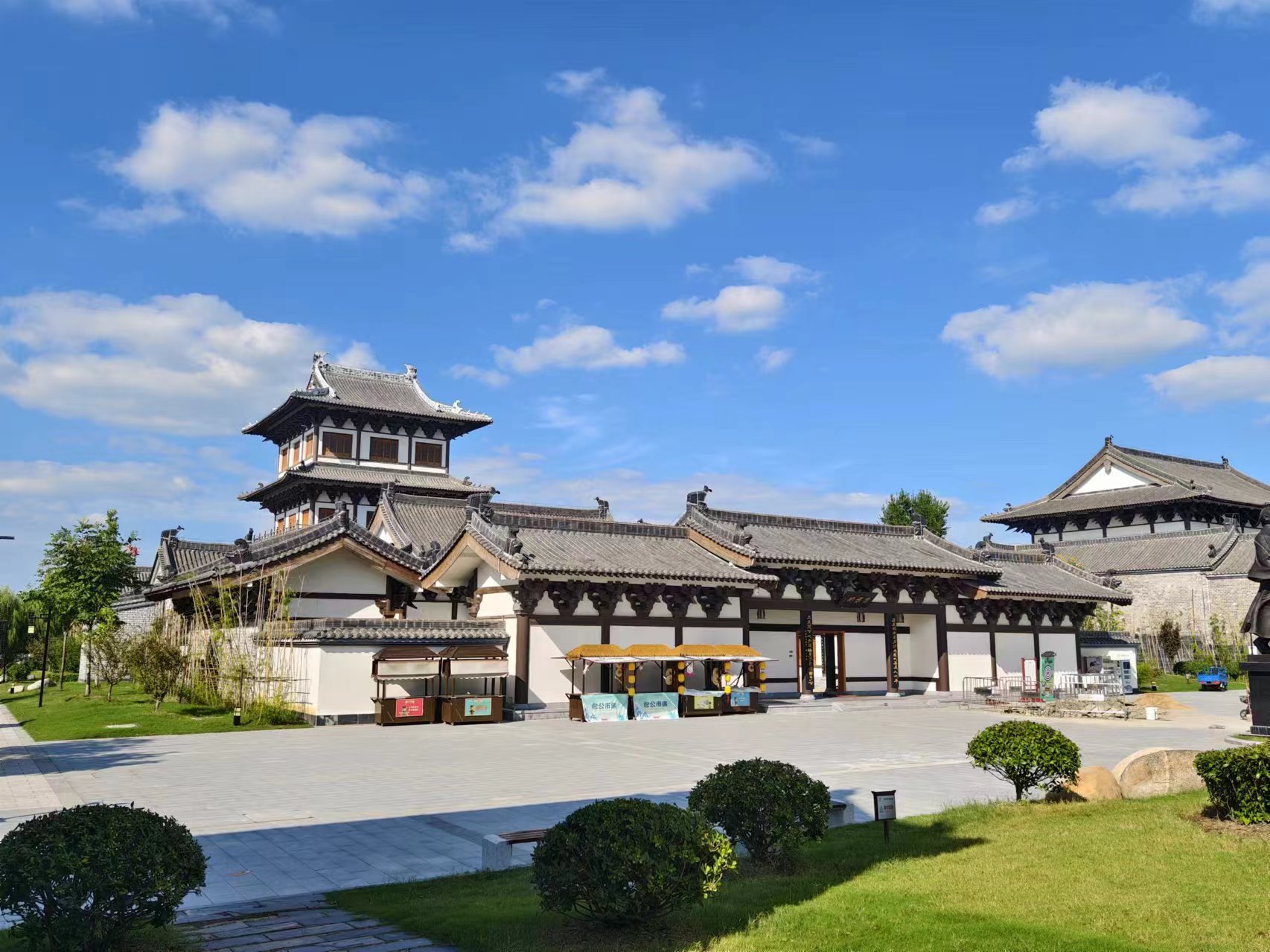 【2024打卡中國】穿越時空的對話:外國網(wǎng)紅探索包公故里文化園(組圖)_fororder_微信圖片_20240923155123