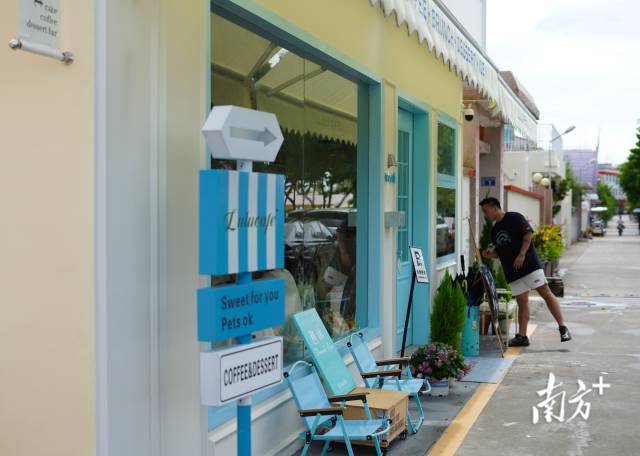 崖口村的網(wǎng)紅咖啡店。