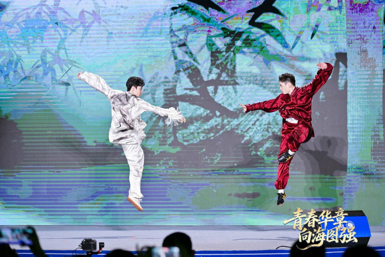 全運(yùn)健兒劉德文、紀(jì)豪（左）帶來(lái)“青春有我”的澎湃活力。主辦方供圖