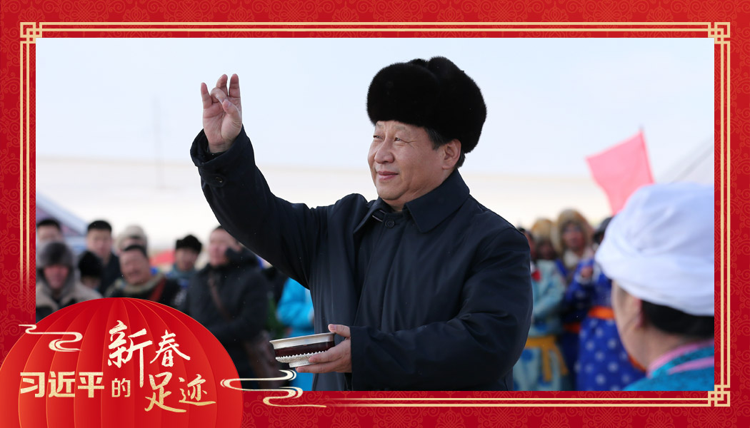 2014年1月27日，習近平總書記在內蒙古錫林浩特市寶力根蘇木（鄉(xiāng)）參加冬季那達慕“五畜祈?！眱x式。