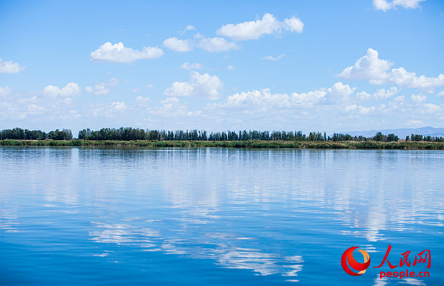 烏梁素海風(fēng)景秀美。人民網(wǎng) 孟佳澍攝