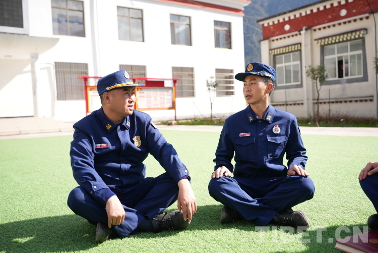 圖3為靳真真分享個(gè)人心得體會(huì).JPG 圖3為靳真真分享個(gè)人心得體會(huì).JPG