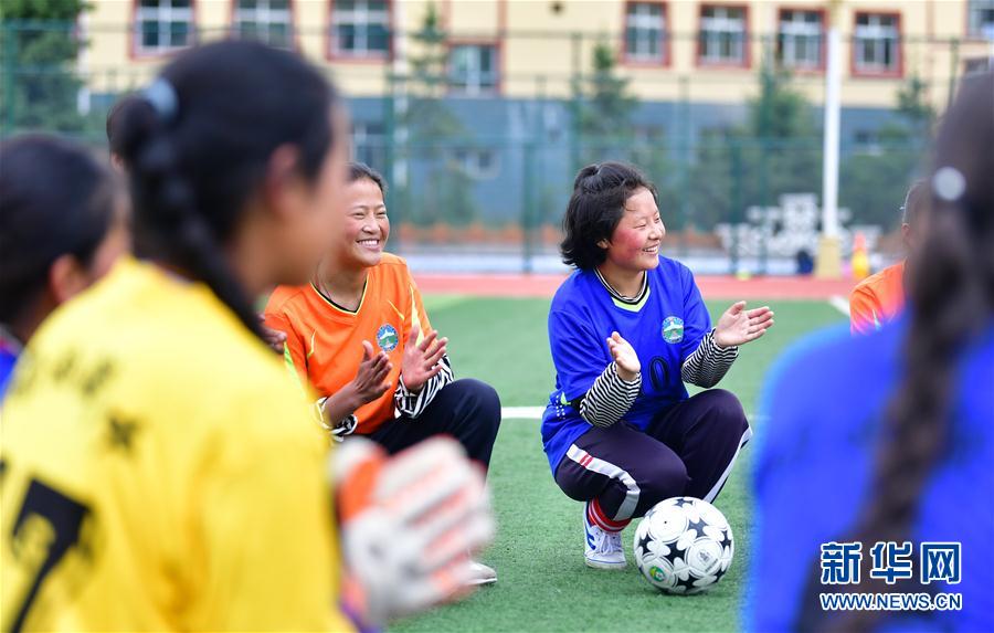 （體育·專題）（15）足球——踢球吧！草原女孩