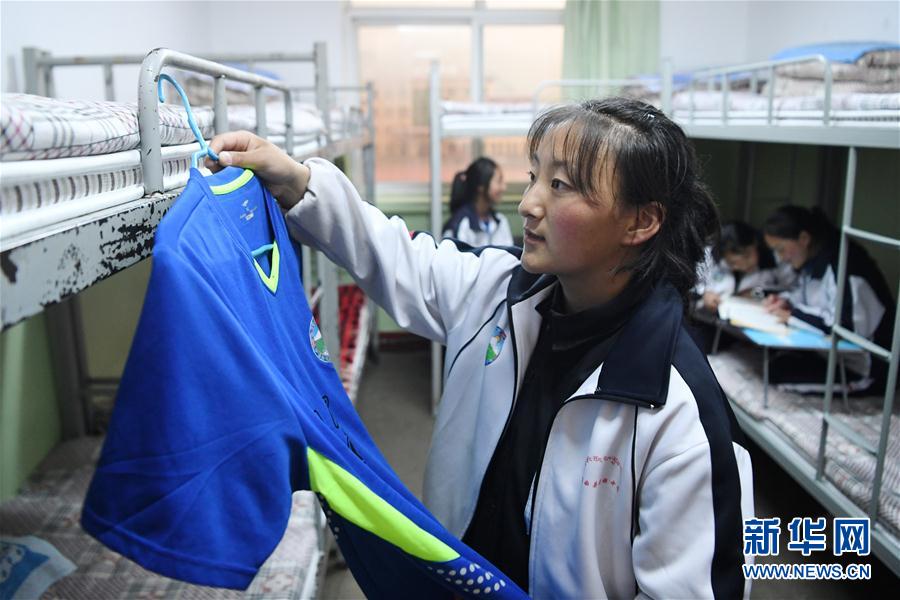 （體育·專題）（24）足球——踢球吧！草原女孩