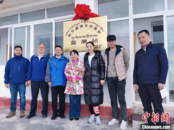 揭牌儀式現(xiàn)場(chǎng)?！垪?攝