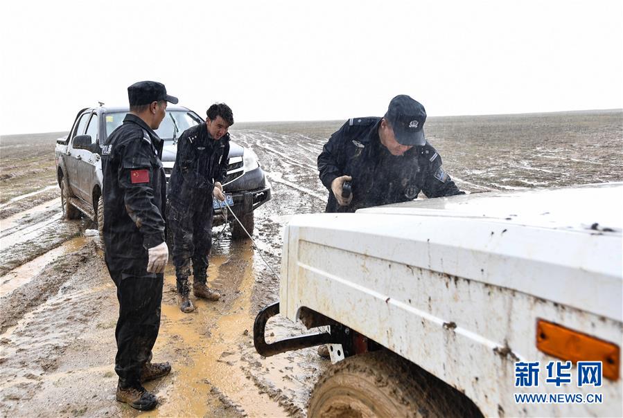 （圖文互動(dòng)）（4）記者手記：可可西里，“挪”向“藏羚羊大產(chǎn)房”的14個(gè)半小時(shí)