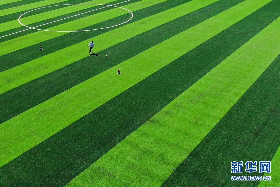 （走向我們的小康生活）（5）青?，敹啵狐S河源的幸福村