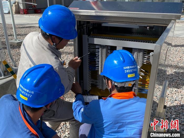 青海:沙柳330千伏輸變電工程全面投運青海風(fēng)電送抵中原