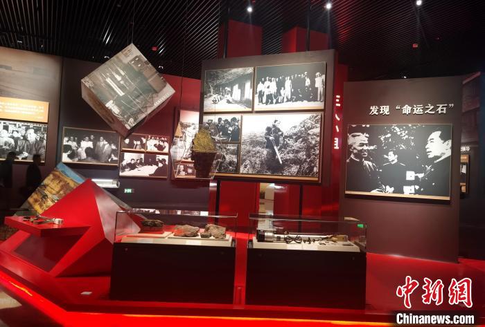 圖為紀念館內(nèi)部一角?！《∮衩?攝