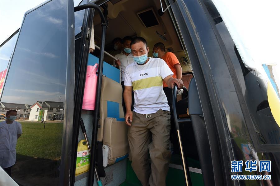 （新華全媒+）（19）千里“挪窩”，踏實(shí)開啟新生活