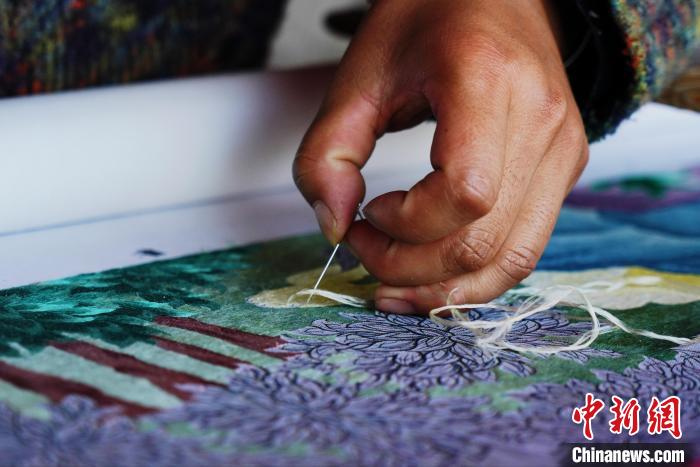 圖為“藏繡”細節(jié)圖?！●R銘言 攝
