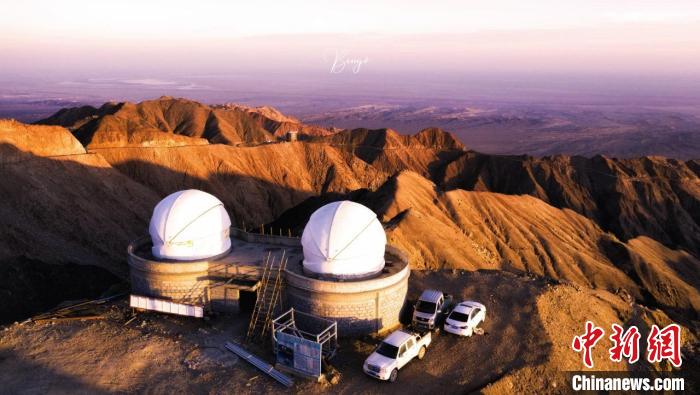 圖為青海冷湖賽什騰山天文臺址日落?！『槲腻?攝