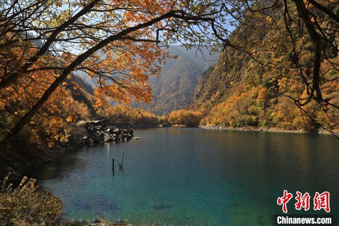 松坪溝風(fēng)光?！⑼?攝