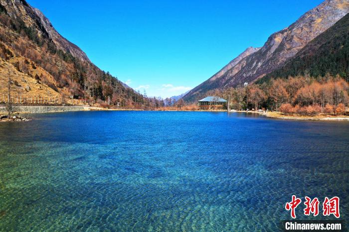 畢棚溝景區(qū)風(fēng)光?！“苍?攝