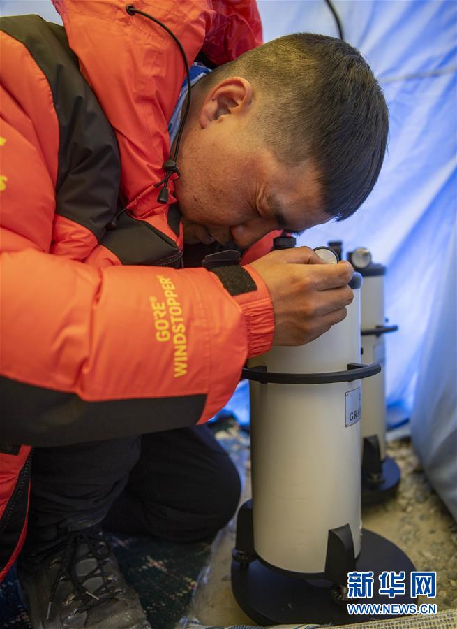 （新華全媒頭條·圖文互動(dòng)）（9）往更高處長、往長春北京方向移動(dòng)——來自海拔8848.86米的報(bào)告