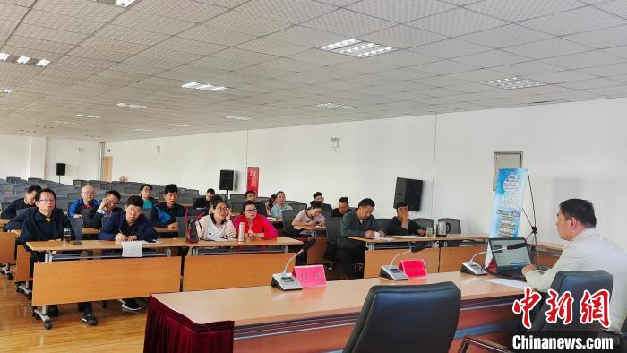 圖為培訓(xùn)會(huì)現(xiàn)場(chǎng)?！∝暽＠?攝