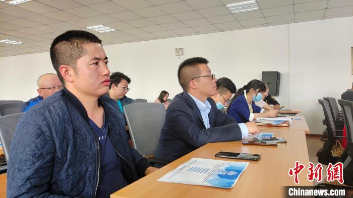 圖為培訓(xùn)會(huì)現(xiàn)場(chǎng)?！∝暽＠?攝