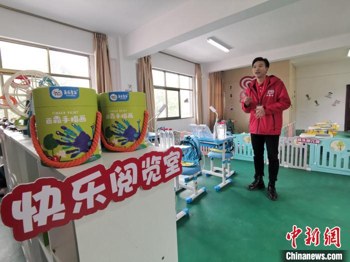 拉薩市堆龍德慶區(qū)幫普村的“心路文化空間”設(shè)有舒適的閱覽室?！≮w延 攝