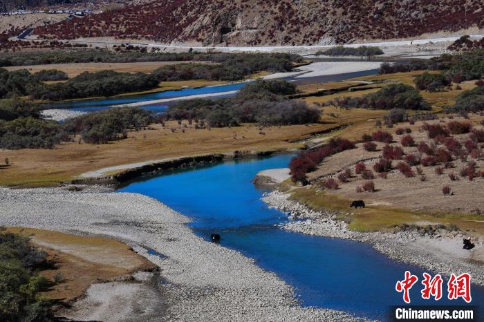 資料圖為拉薩市墨竹工卡縣境內(nèi)的美景?！∝暩聛硭?攝