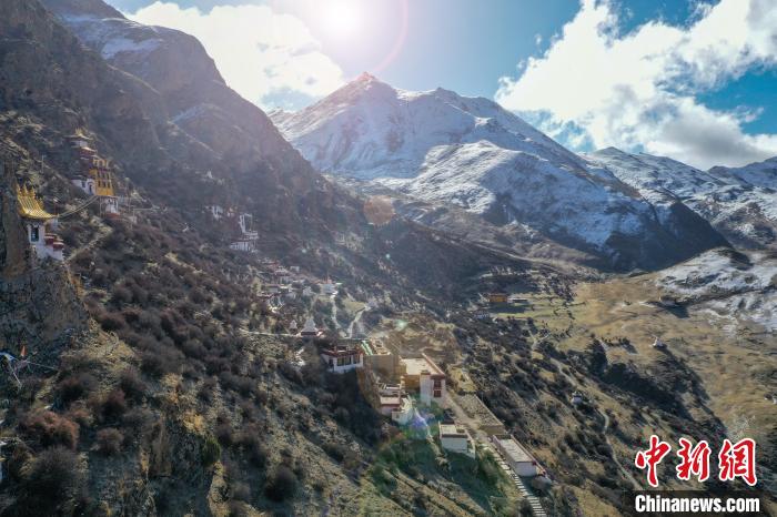 資料圖為拉薩市達(dá)孜區(qū)境內(nèi)的扎葉巴寺?！∝暩聛硭?攝