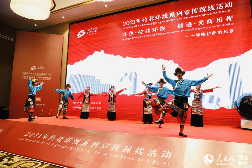 文藝表演。人民網(wǎng) 次仁羅布攝