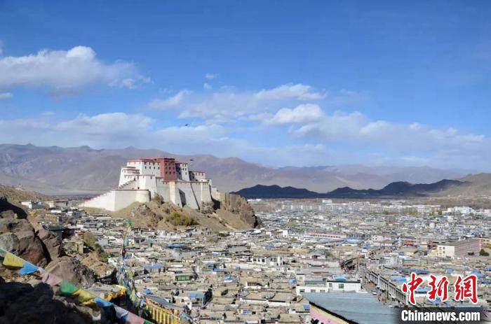 日喀則是“千山之宗，萬水之源”，有著大城市所向往的天然資源?！∪A東師大供圖