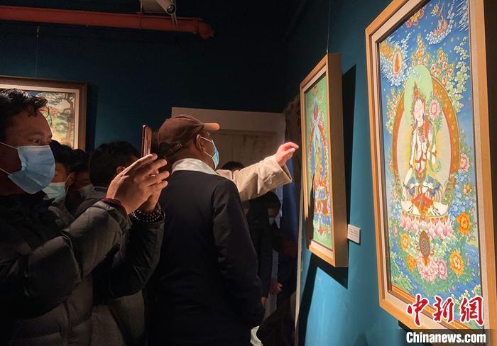 11月17日，由西藏自治區(qū)文學藝術(shù)界聯(lián)合會主辦的第七屆“見即愿滿”西藏精品唐卡展在拉薩拉開帷幕。 <a target='_blank' href='/'><p  align=