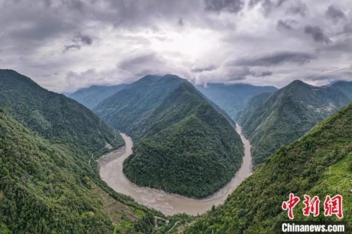 林多大拐彎。