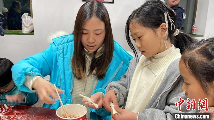 西藏戍邊民警：一想到孩子，心就瞬間柔軟了