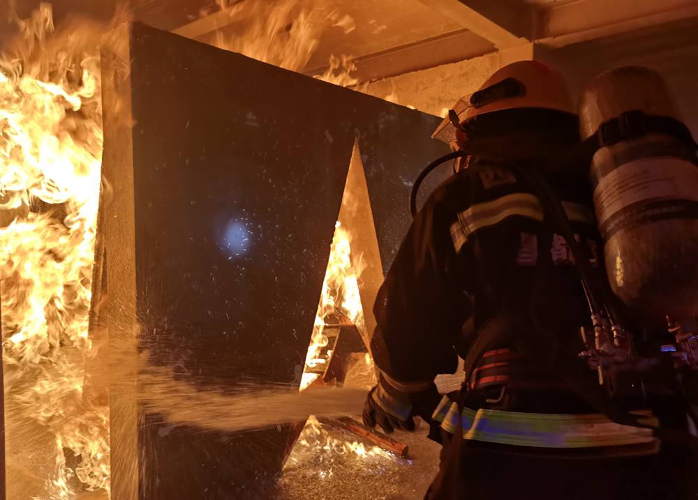 真火內(nèi)攻實(shí)操訓(xùn)練。