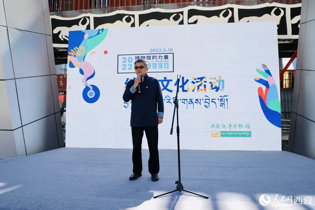 拉薩市委副書記、常務(wù)副市長、北京西藏拉薩指揮部黨委書記王強(qiáng)講話。人民網(wǎng) 次仁羅布攝