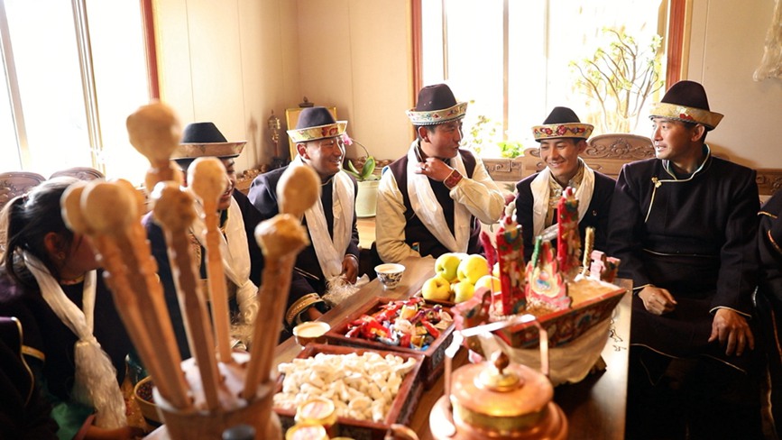 齊聚一堂，迎“古突”之夜。