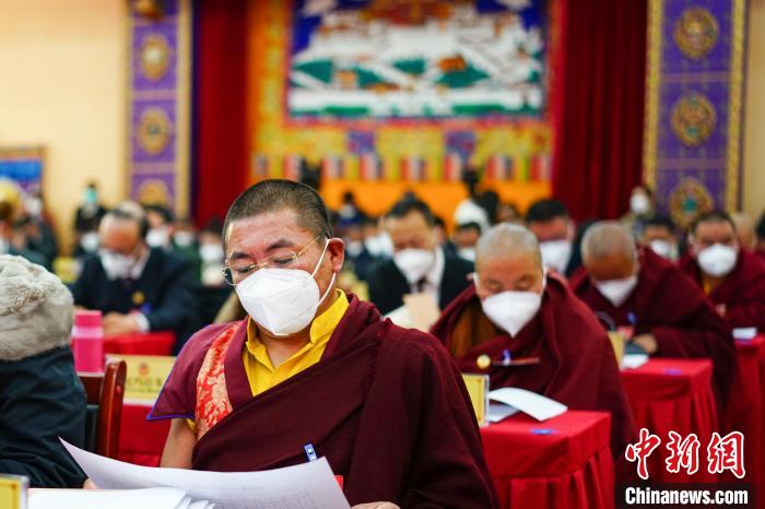 圖為宗教界委員參會建言資政。　江飛波 攝