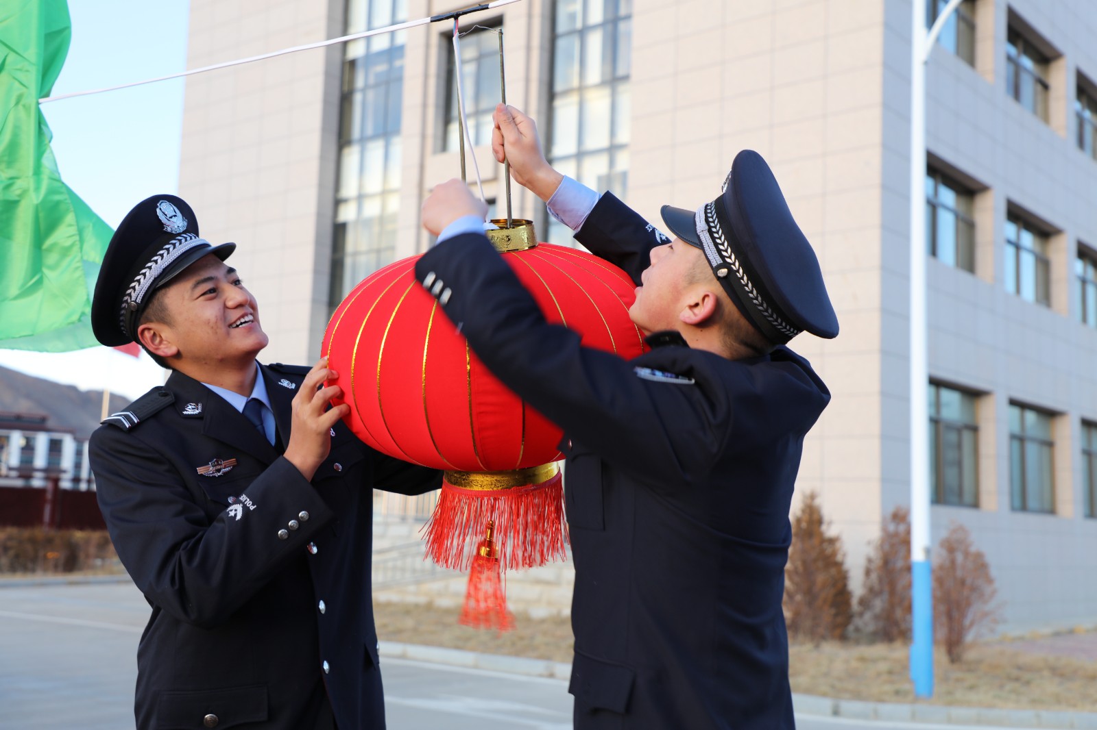 （要聞 新媒體）雪域邊關(guān)的他們，是歸途的(4189296)-20230122091651.jpg