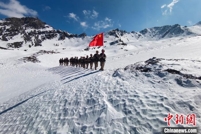 巡邊途中。　旦增晉美 攝