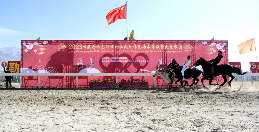 藏歷新年，精彩的馬術(shù)表演。潘多攝