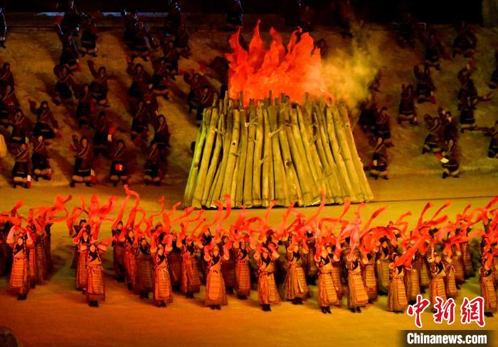 3月17日，西藏拉薩，《文成公主》大型史詩(shī)劇演出現(xiàn)場(chǎng)。　李林 攝