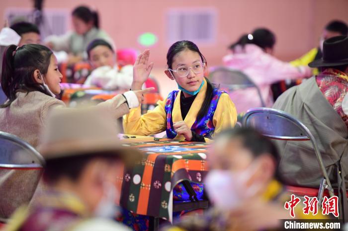 圖為比賽現(xiàn)場。　貢嘎來松 攝