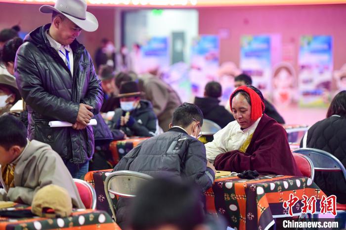 圖為比賽現(xiàn)場?！∝暩聛硭?攝