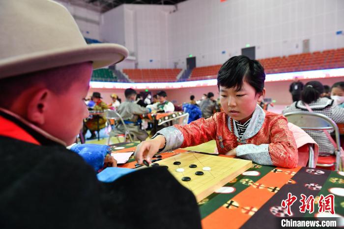 圖為比賽現(xiàn)場。　貢嘎來松 攝