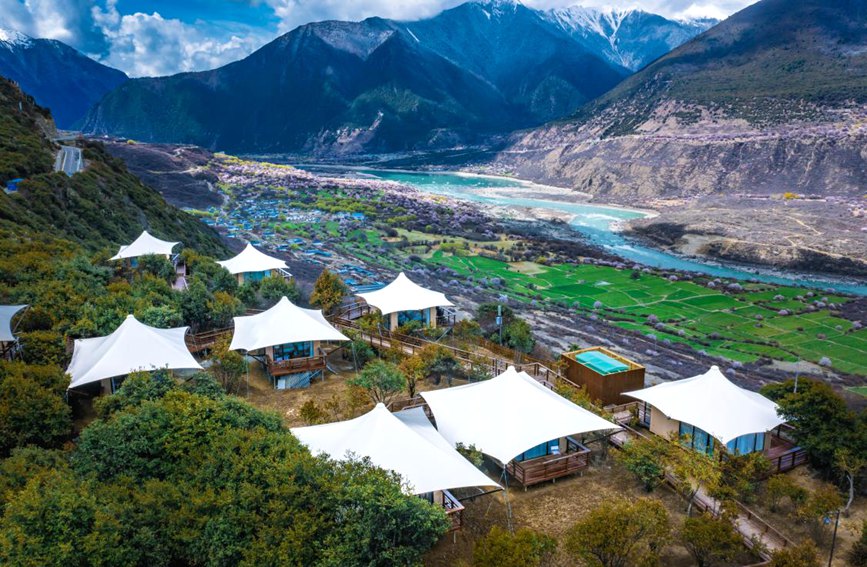 依托桃花資源，打造文旅產(chǎn)業(yè)。 張靜攝