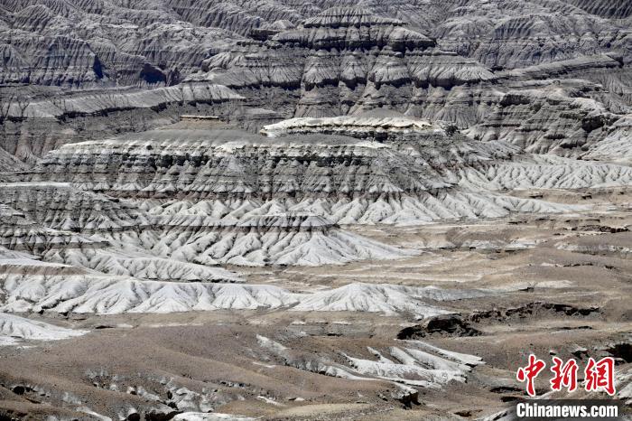 4月5日，西藏阿里札達(dá)土林?！±盍?攝