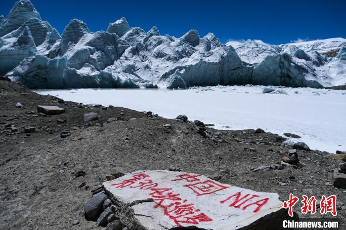 普瑪江塘邊境派出所民輔警巡邏標記。　江飛波 攝