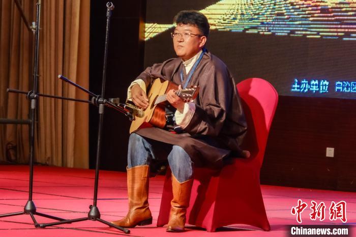 圖為選手進行才藝展示?！∥鞑刈灾螀^(qū)旅發(fā)廳供圖