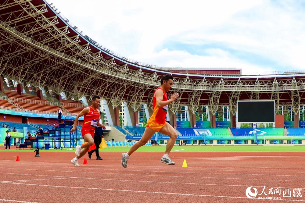 拉薩市群眾文化體育中心舉辦的田徑賽實況。