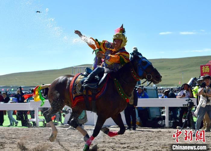 西藏那曲:羌塘草原載歌載舞迎草原盛會(huì)