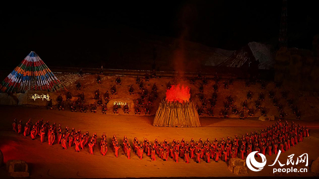 《文成公主》大型史詩劇演出現(xiàn)場。人民網(wǎng)記者 劉凡攝