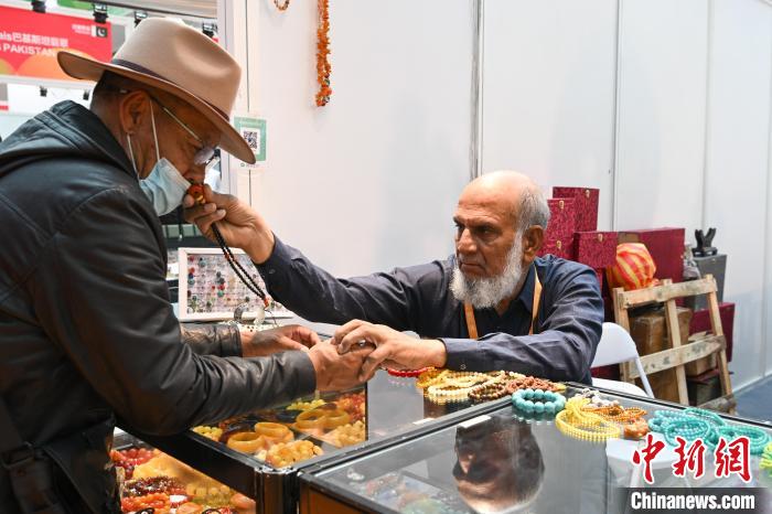 西藏拉薩：進(jìn)口商品展覽會(huì)家門口暢享國(guó)際購(gòu)物盛宴